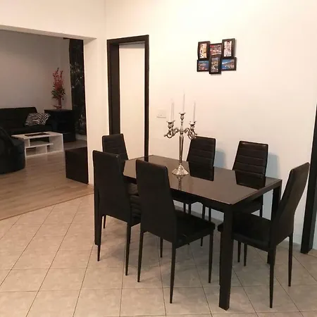 Appartamento With 3 Bedrooms *